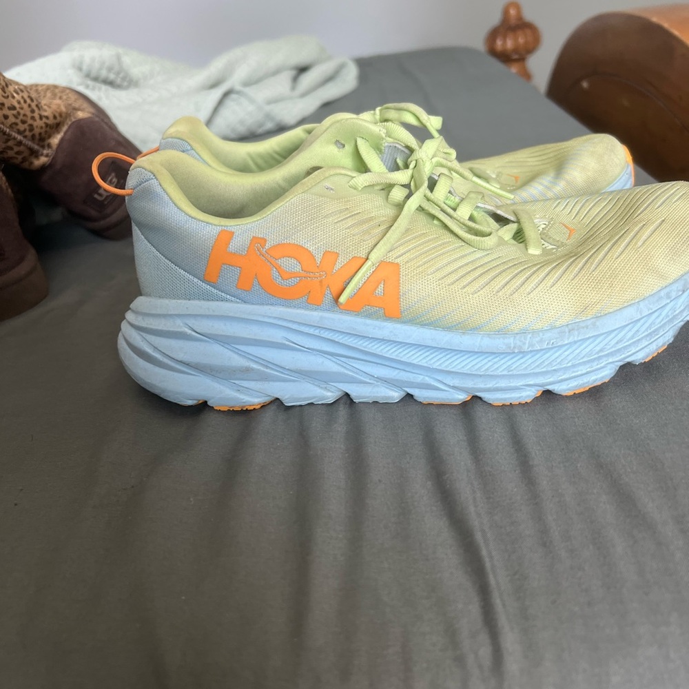 Hokas